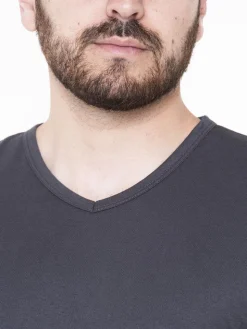Camiseta Básica Slim Cuello V
